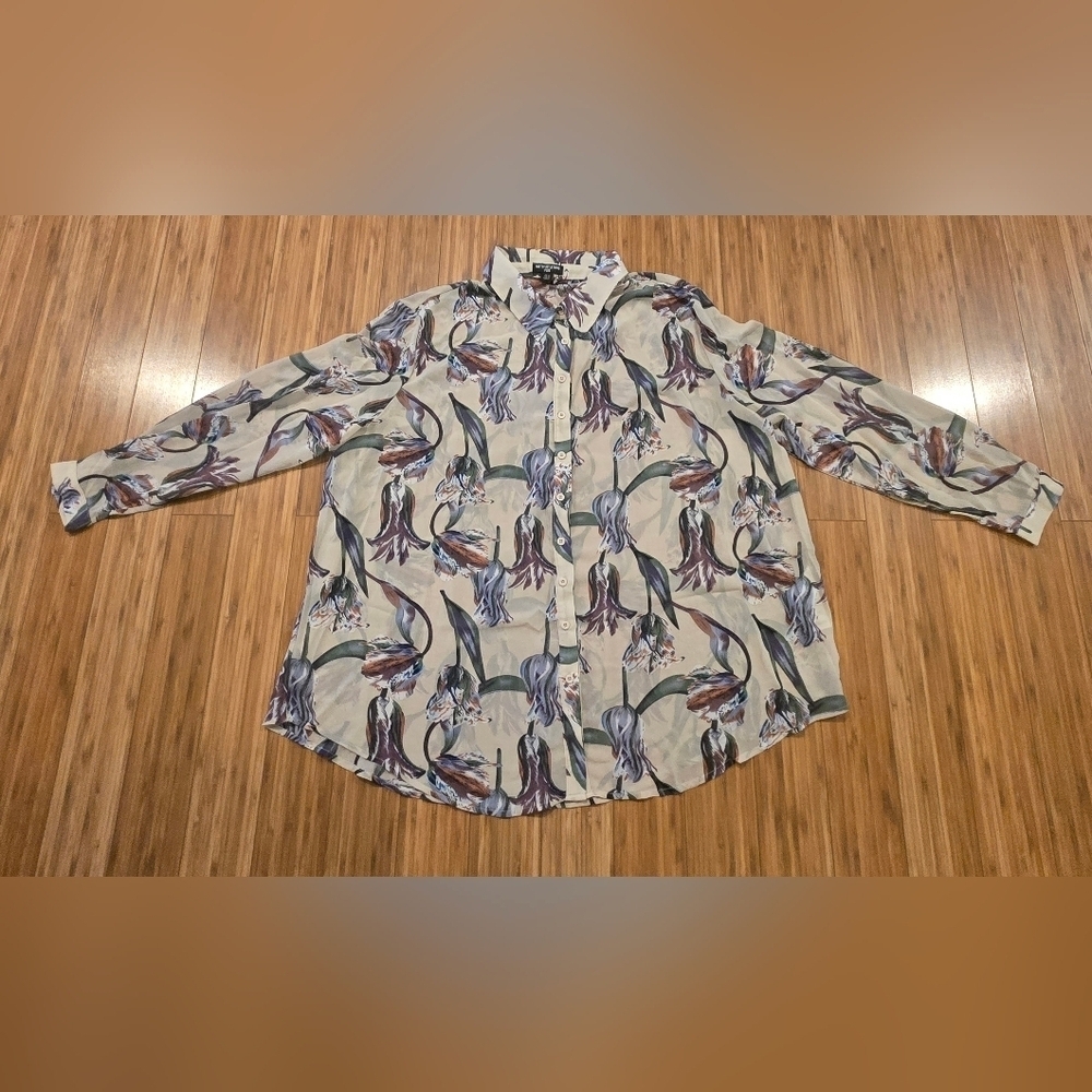 💚 NWT Pretty Little Thing Patterned Shirt